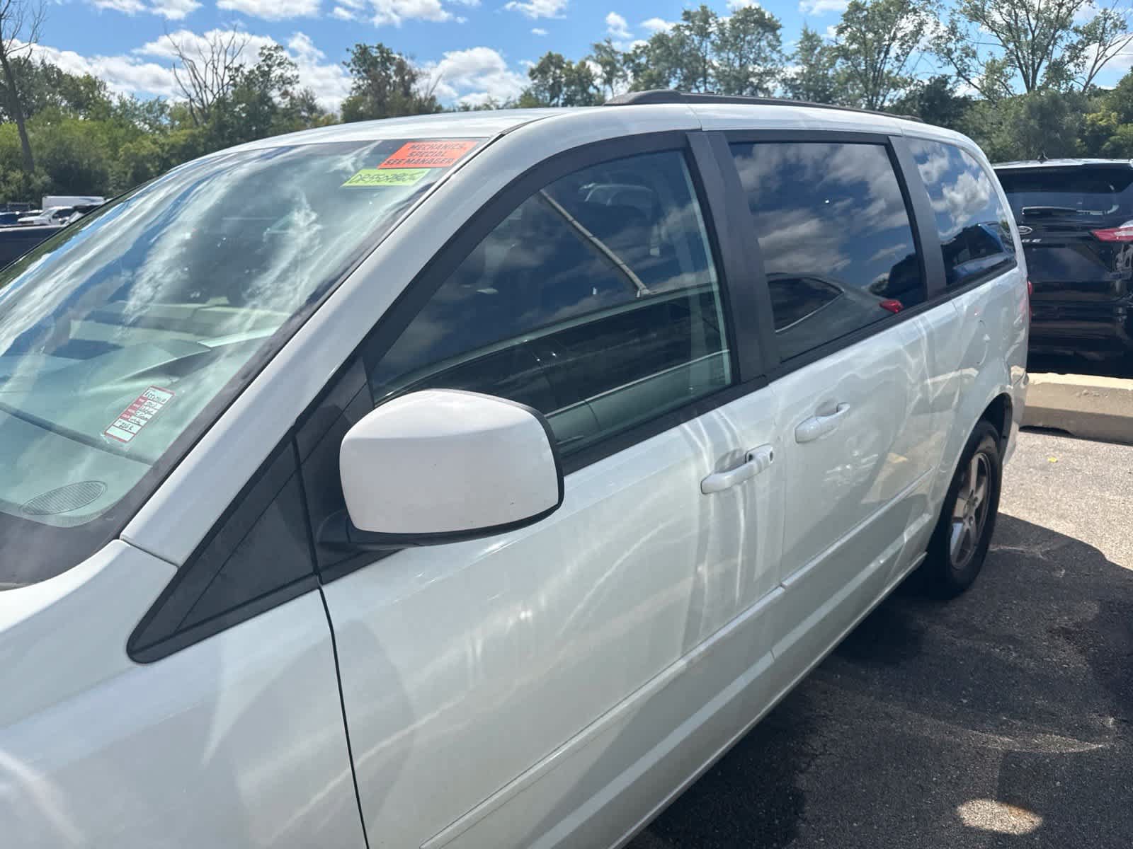 Used 2013 Dodge Grand Caravan SXT FWD image 18