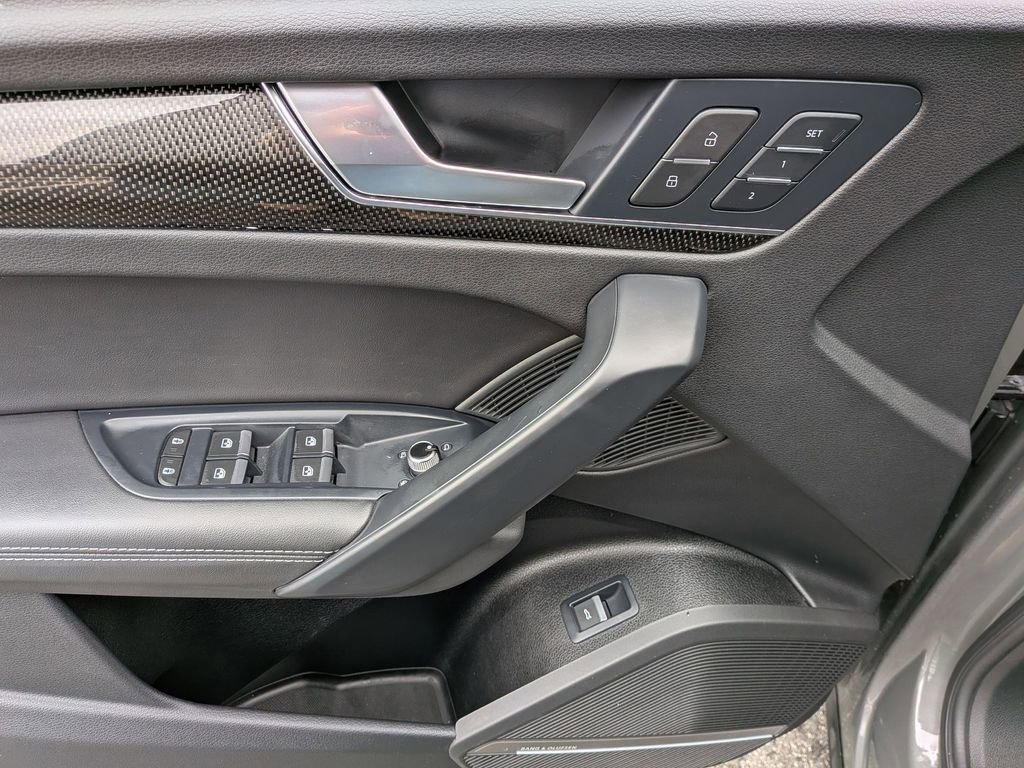 Used 2024 Audi SQ5 Prestige w/ Prestige Package image 10