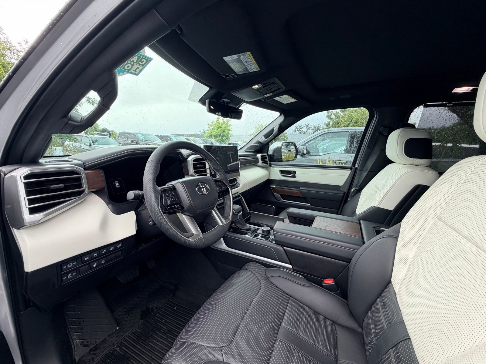 Used 2025 Toyota Sequoia Capstone AWD/4WD image 2