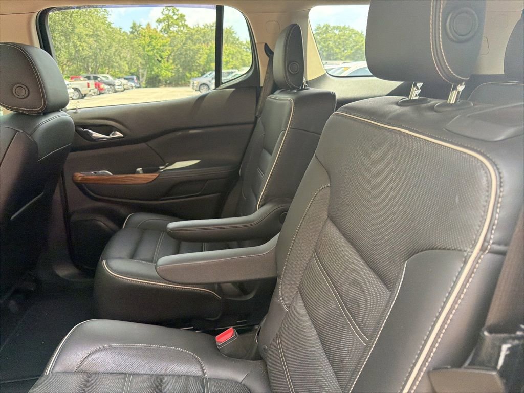 Used 2017 GMC Acadia Denali w/ Technology Package AWD/4WD image 11