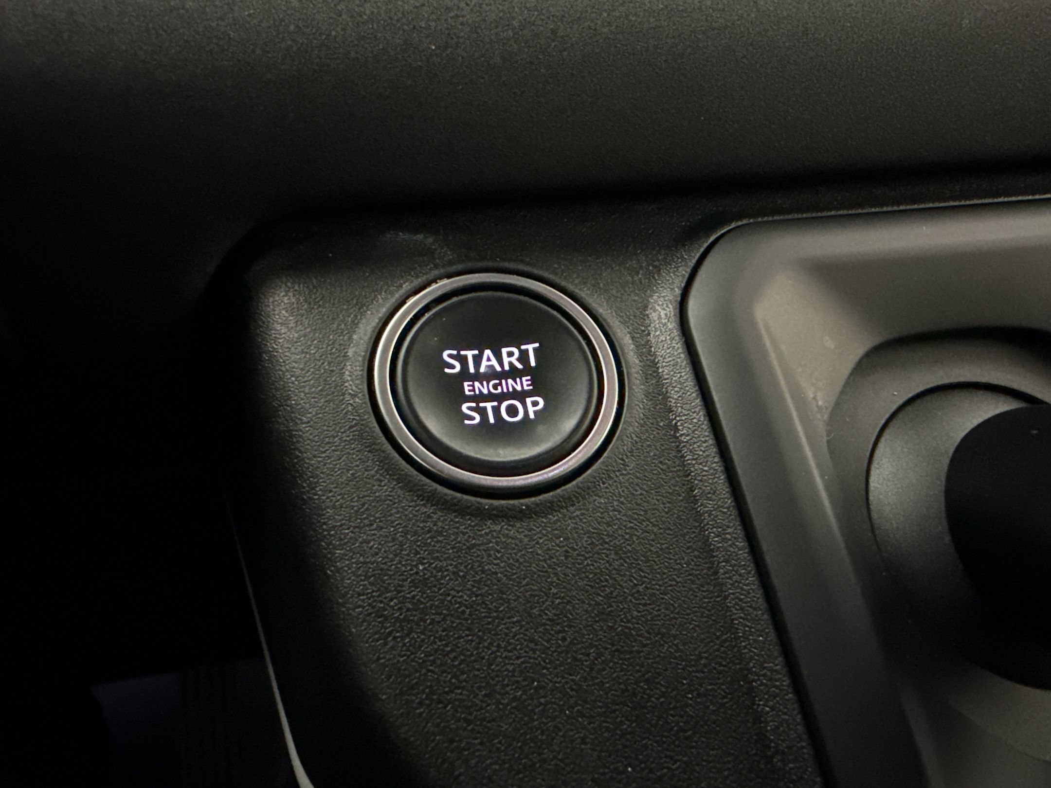 Used 2023 Land Rover Defender 130 SE AWD/4WD image 24