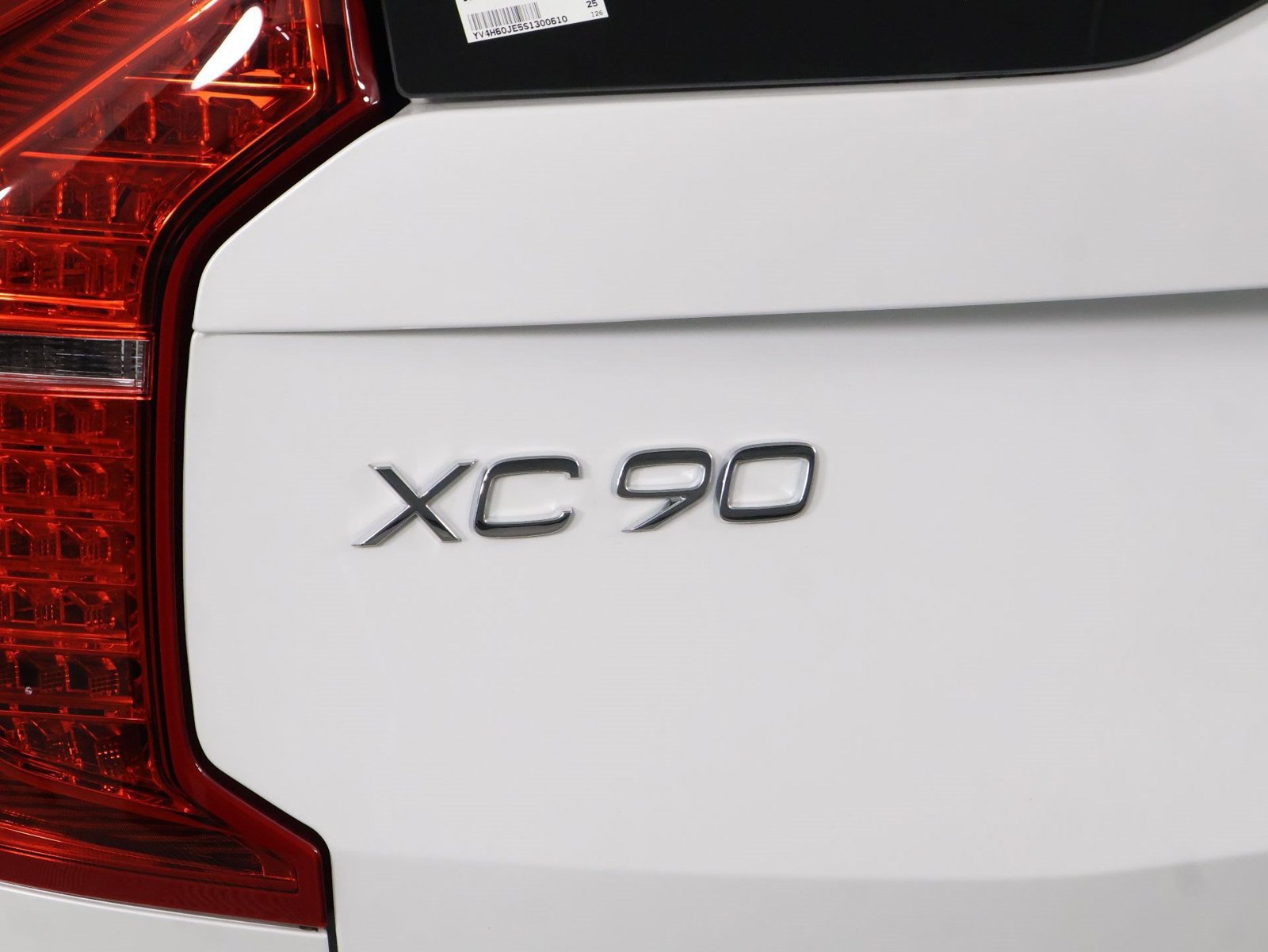 Certified 2025 Volvo XC90 T8 Plus w/ Protection Package Premier AWD/4WD image 19