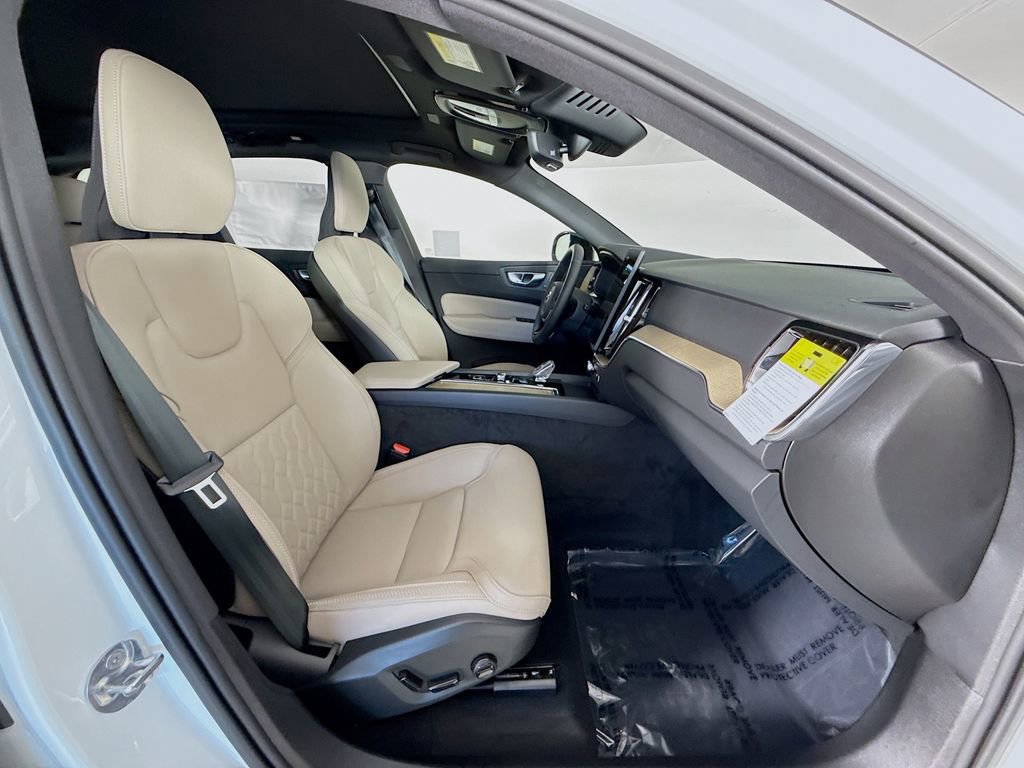 Used 2026 Volvo XC60 B5 Plus w/ Climate Package PRO image 27