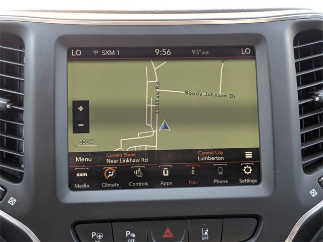 Used 2023 Jeep Cherokee Altitude Lux image 24