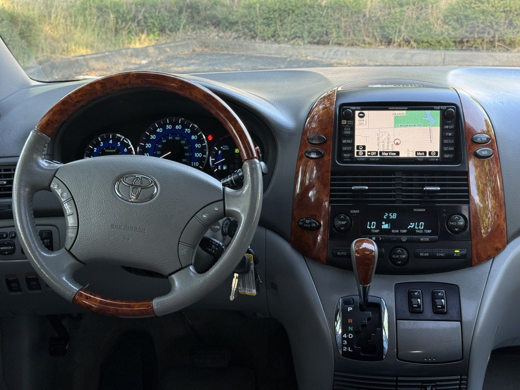 Used 2008 Toyota Sienna XLE AWD/4WD image 27