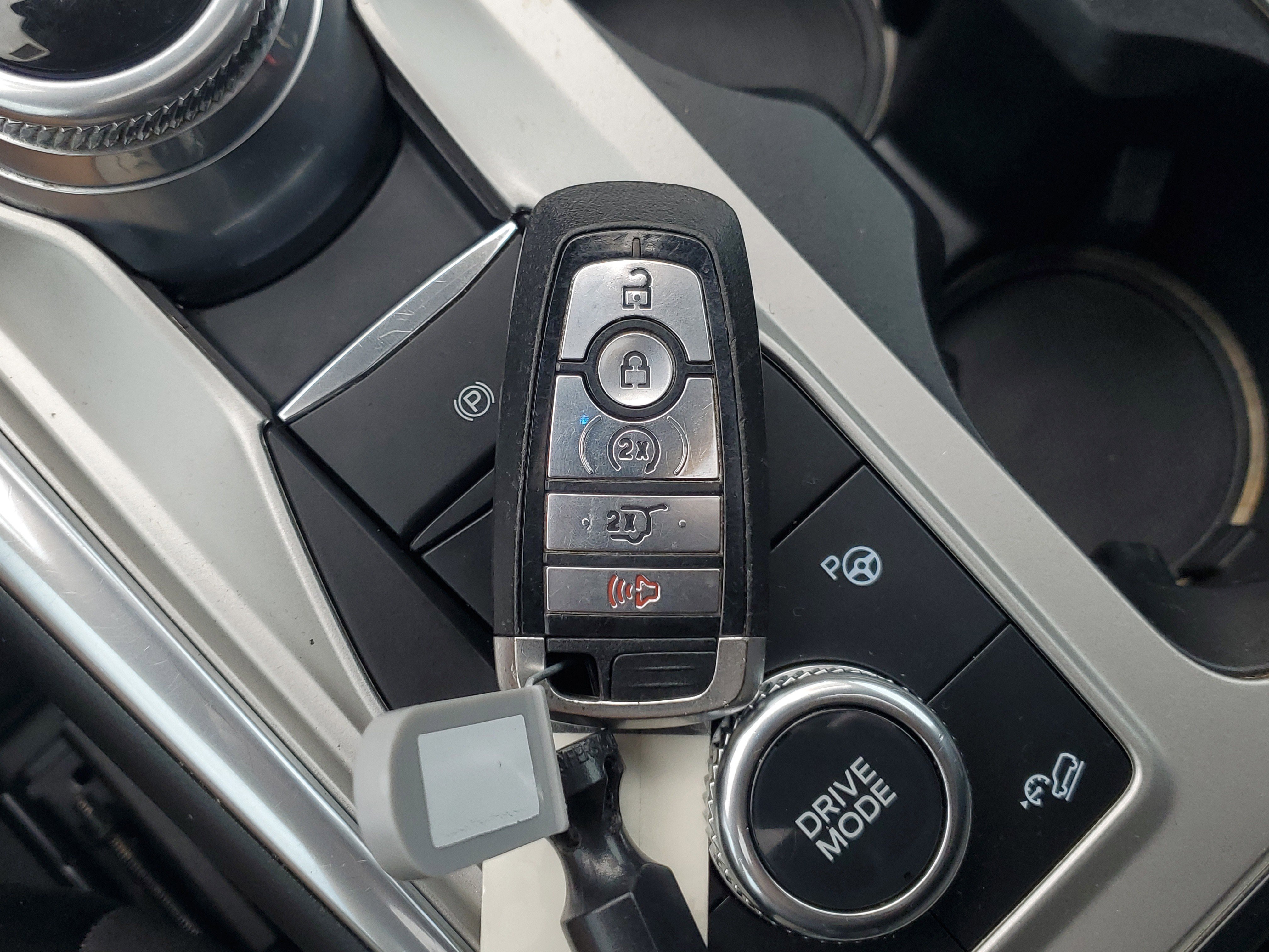 Used 2020 Ford Explorer Platinum w/ Premium Technology Package image 31