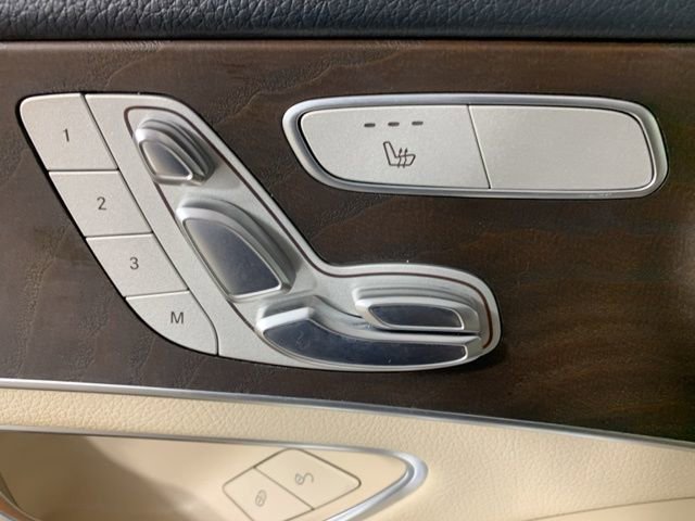 Used 2019 Mercedes-Benz GLC 300 4MATIC image 17