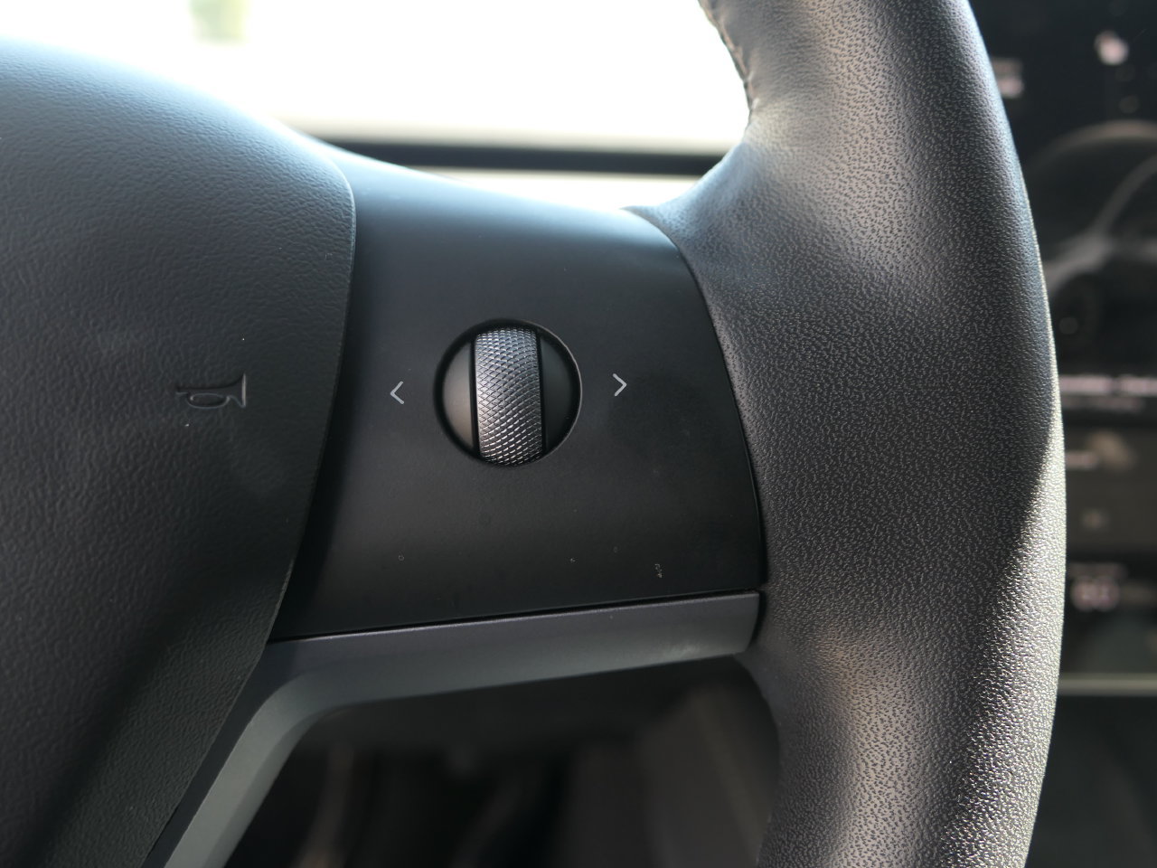 Used 2021 Tesla Model Y Long Range AWD/4WD image 17