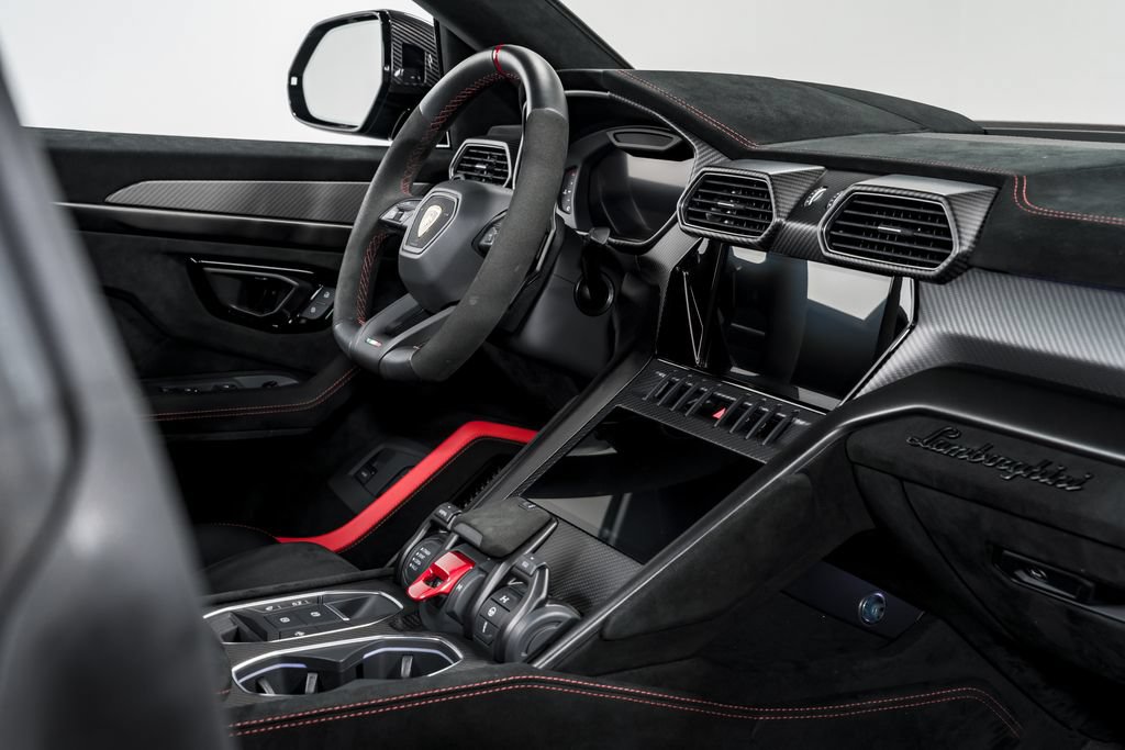 Used 2024 Lamborghini Urus Performante AWD/4WD image 38