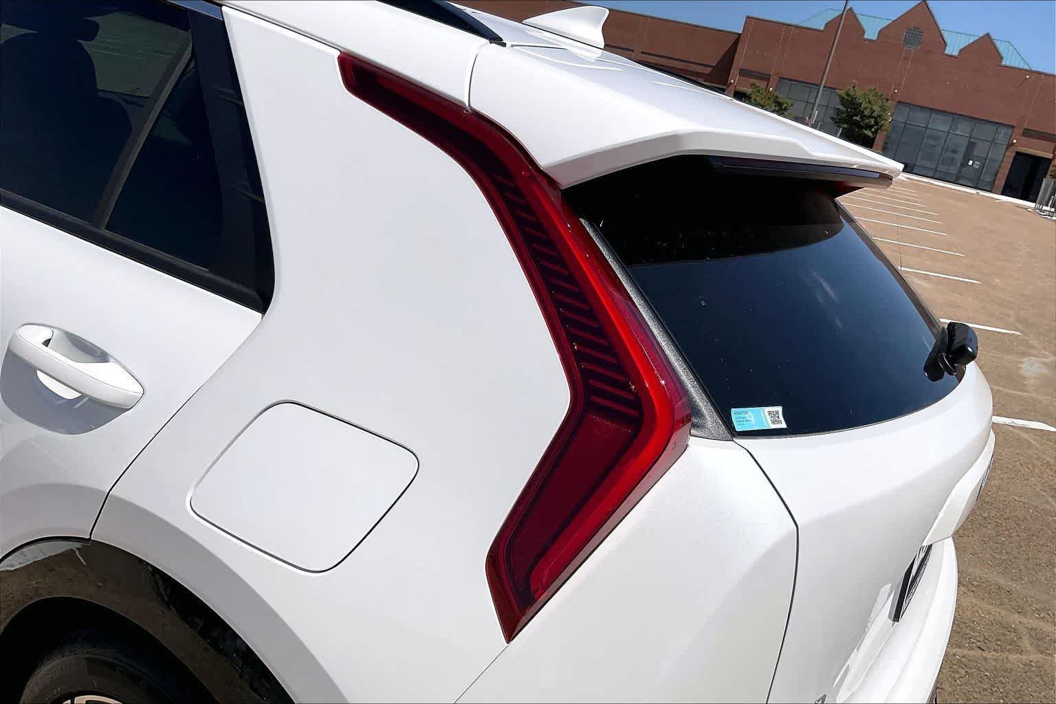Certified 2023 Kia Niro EX Touring FWD image 32