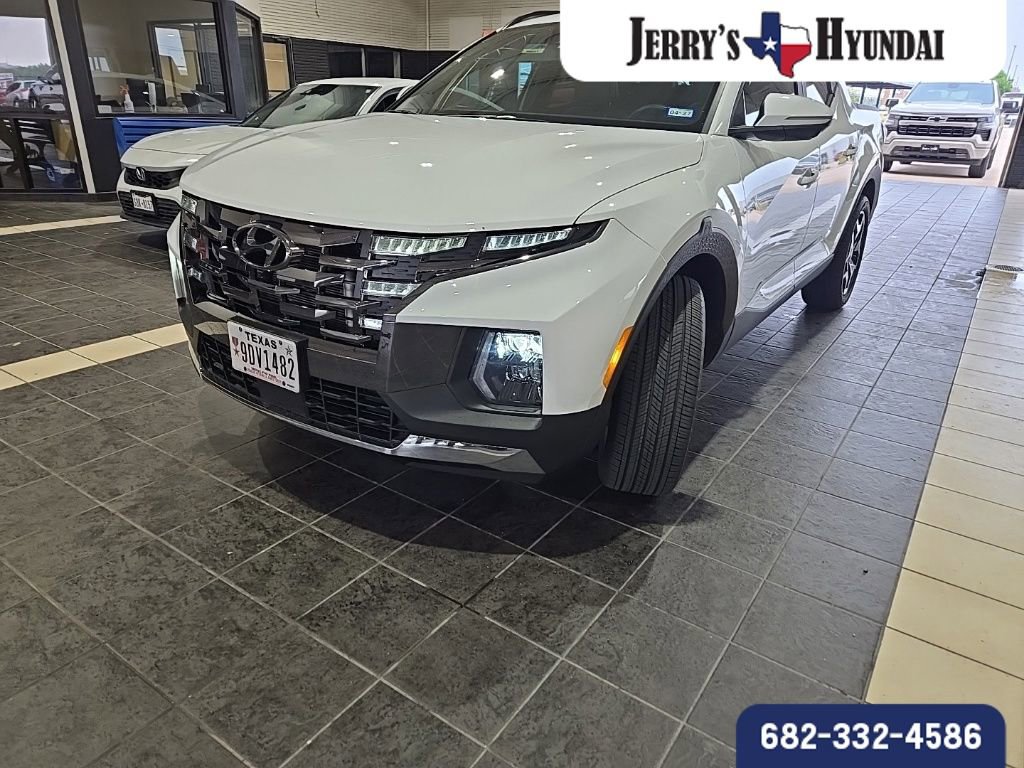 Used 2022 Hyundai Santa Cruz Limited AWD/4WD image 2