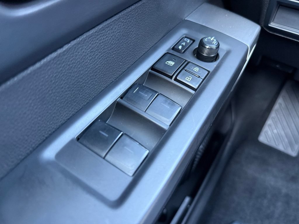Used 2025 Toyota Tundra Platinum AWD/4WD image 25