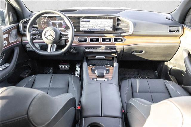 Used 2025 Mercedes-Benz GLS 580 4MATIC image 21