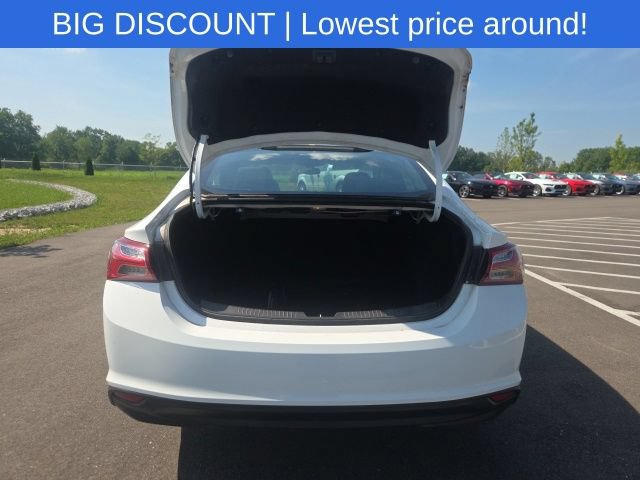 Used 2020 Chevrolet Malibu LT FWD image 12
