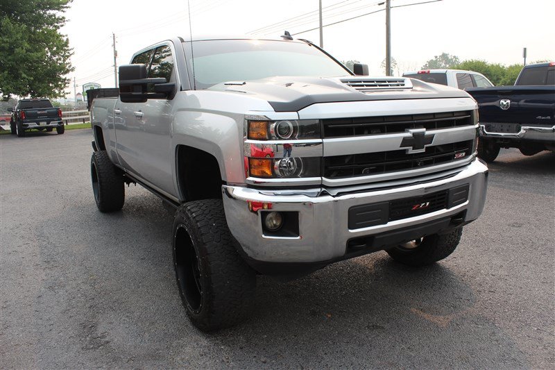 Used 2018 Chevrolet Silverado 2500 LT w/ LT Fleet Convenience Package AWD/4WD image 11
