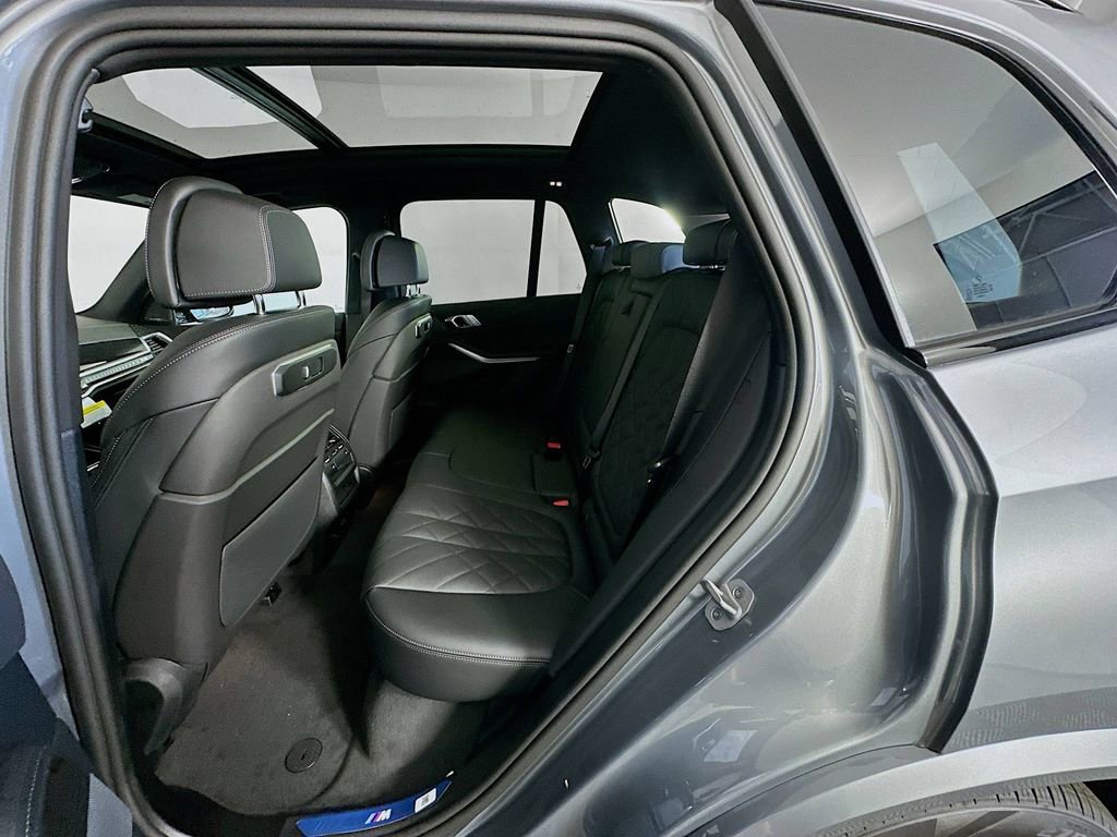 New 2026 BMW X5 xDrive40i w/ M Sport Package image 32