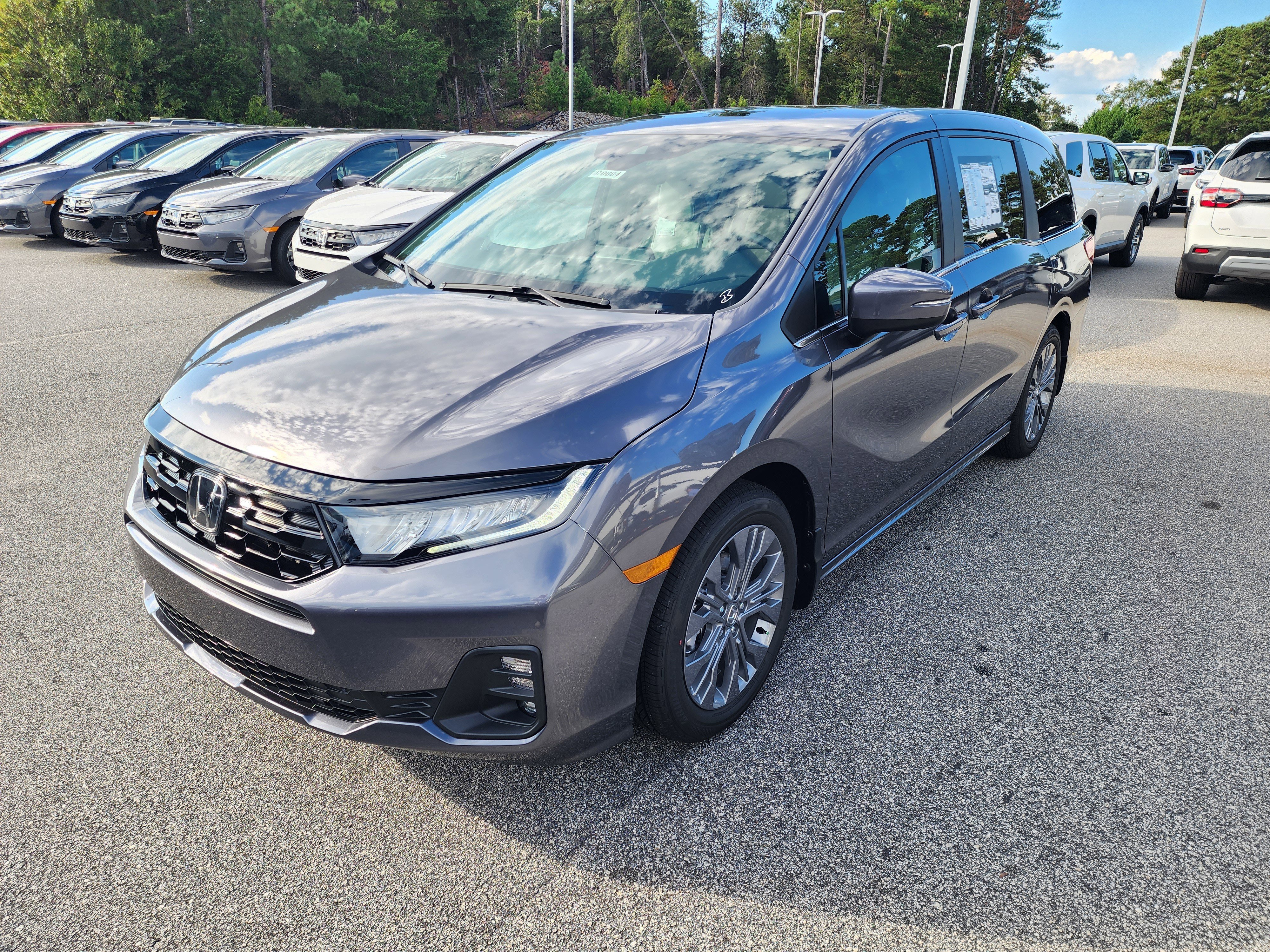 New 2026 Honda Odyssey Touring image 2