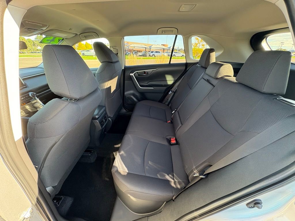 Used 2025 Toyota RAV4 LE image 31