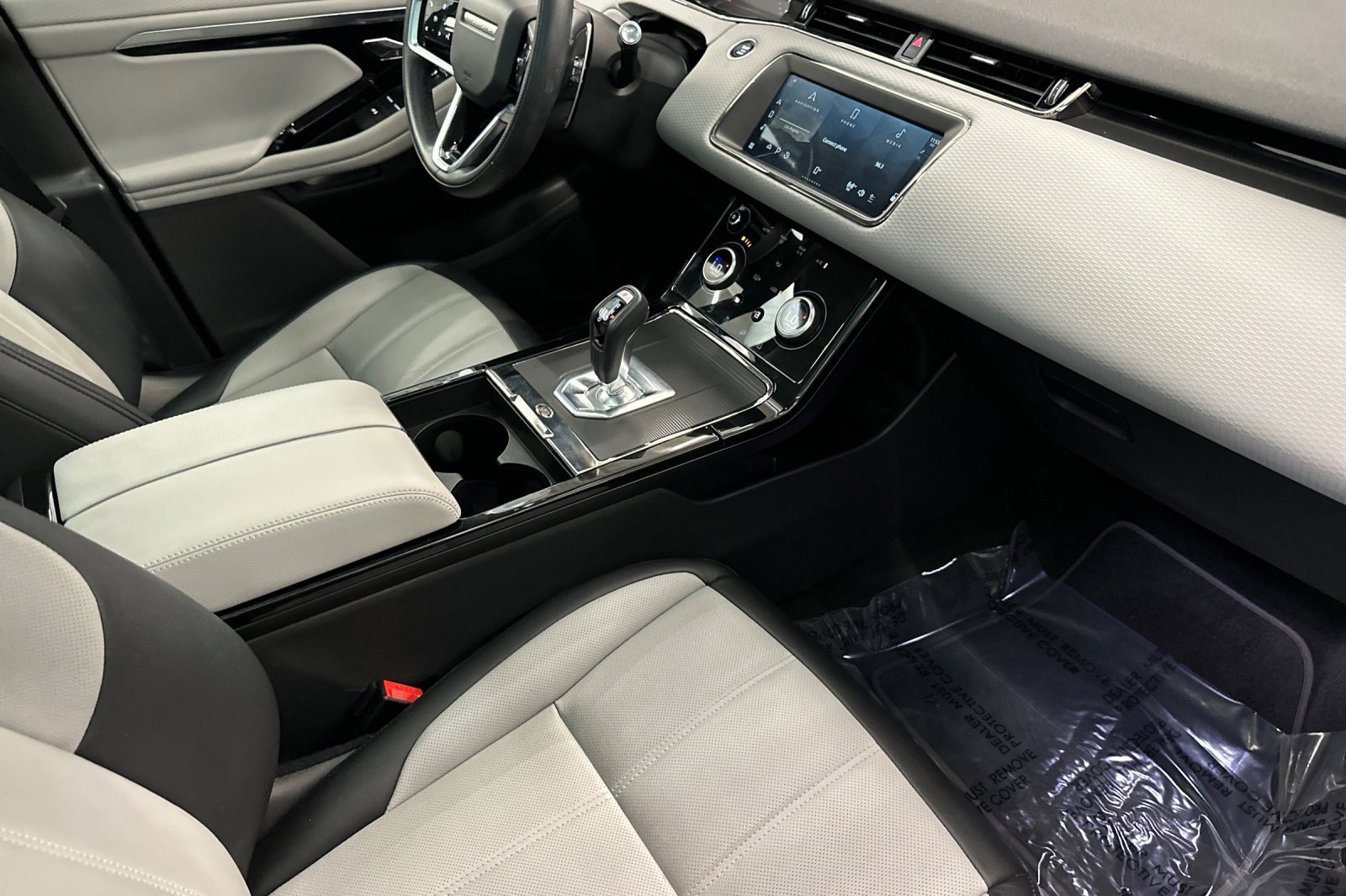 Used 2022 Land Rover Range Rover Evoque R-Dynamic S image 31