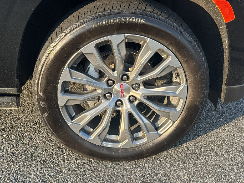 Used 2024 GMC Yukon XL Denali RWD image 36
