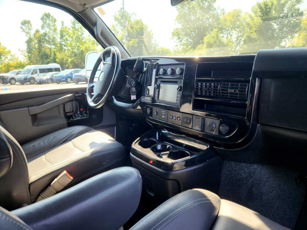 Used 2020 Chevrolet Express 2500 Extended w/ Enhanced Convenience Package RWD image 43