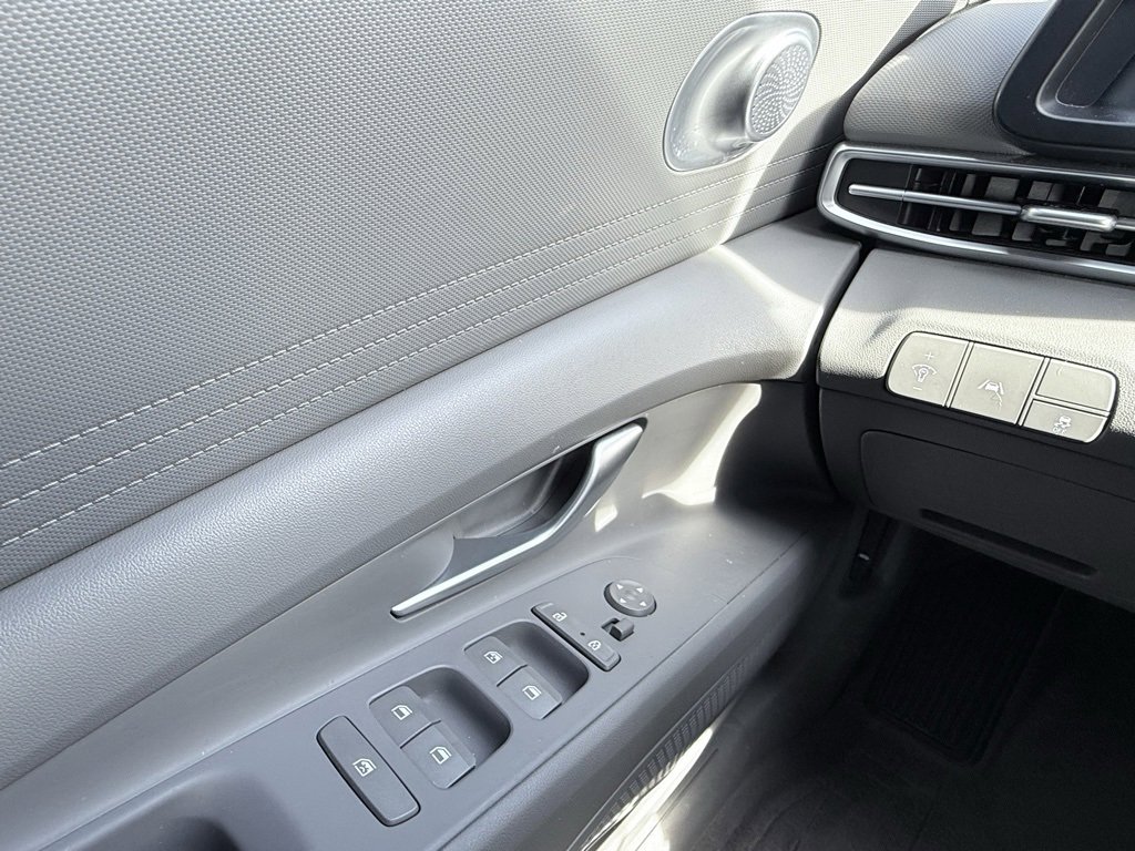 Used 2023 Hyundai Elantra SEL image 10