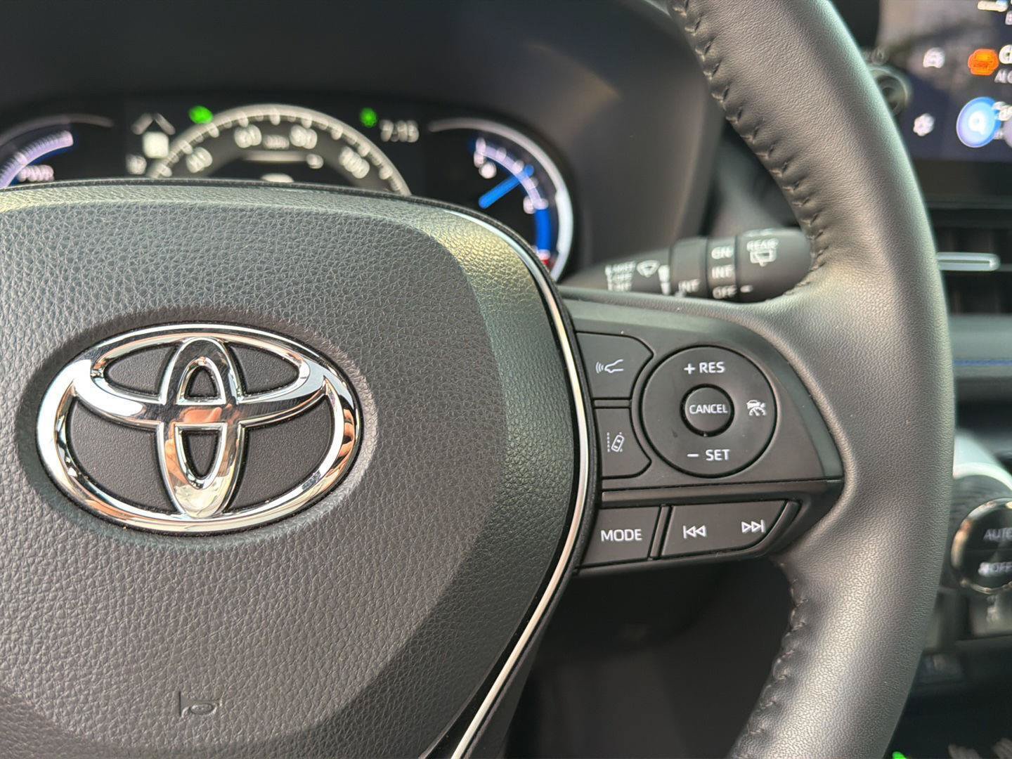 Certified 2025 Toyota RAV4 XSE AWD/4WD image 22