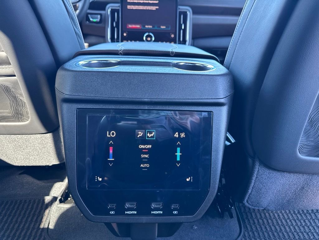 New 2026 GMC Yukon XL Denali Ultimate AWD/4WD image 23