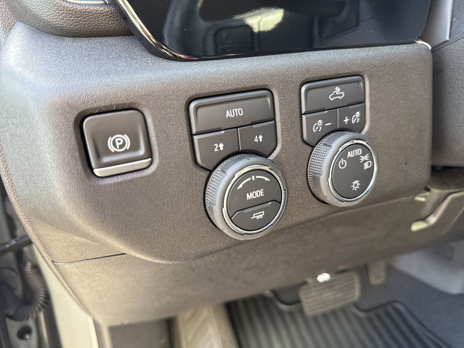 Used 2025 Chevrolet Silverado 1500 LT w/ All Star Edition Plus image 21