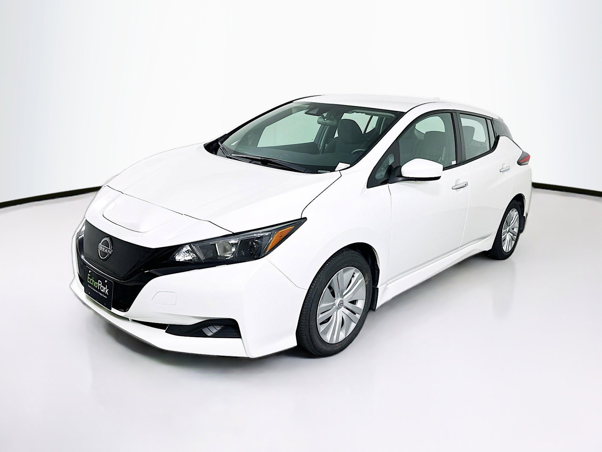 Used 2024 Nissan Leaf S FWD image 3