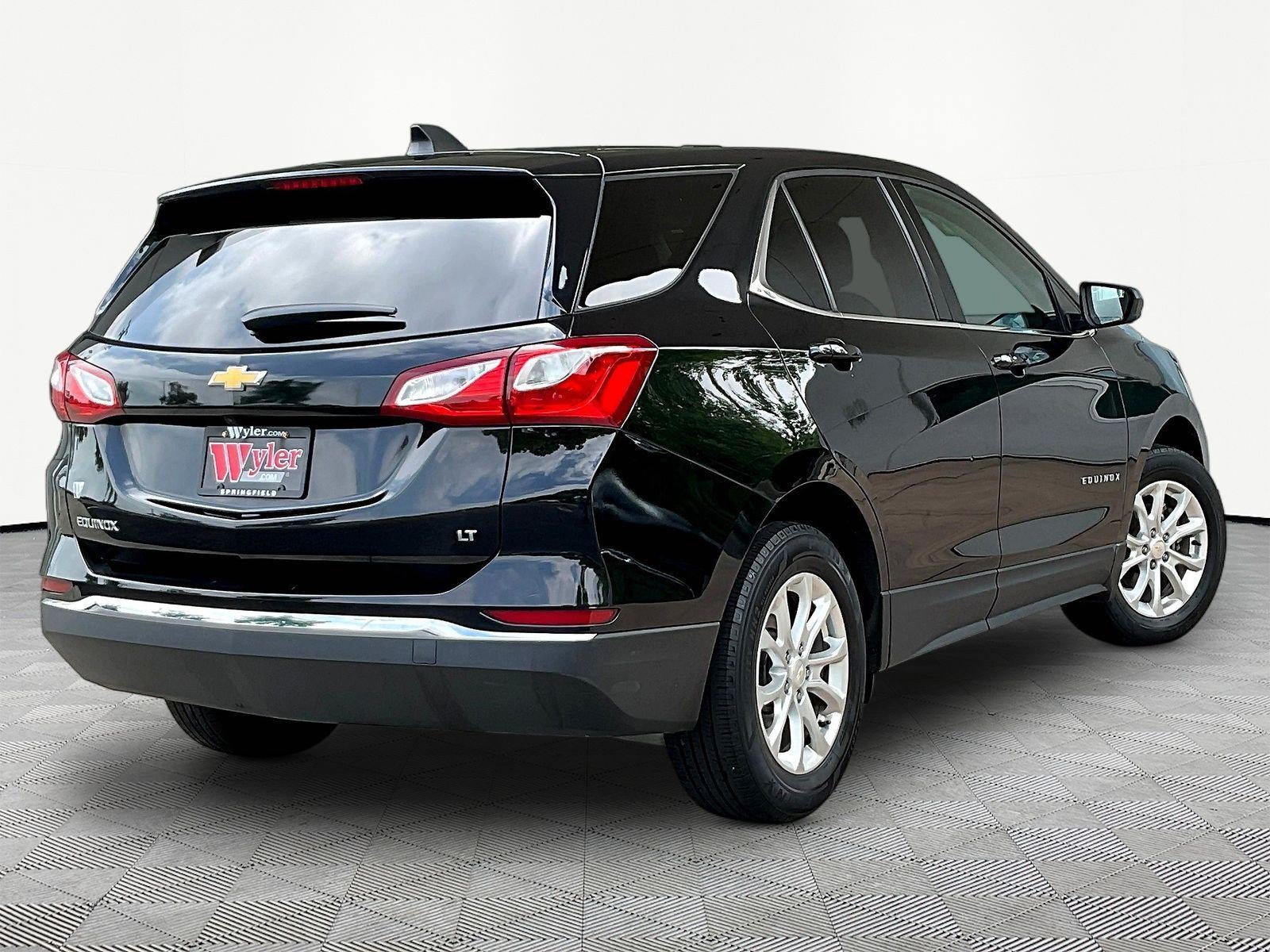Used 2018 Chevrolet Equinox LT FWD image 6