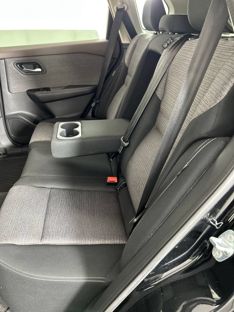 Used 2022 Nissan Rogue SV FWD image 17