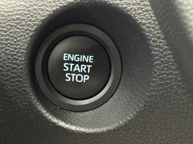 Used 2025 Toyota Corolla Cross XLE FWD image 24