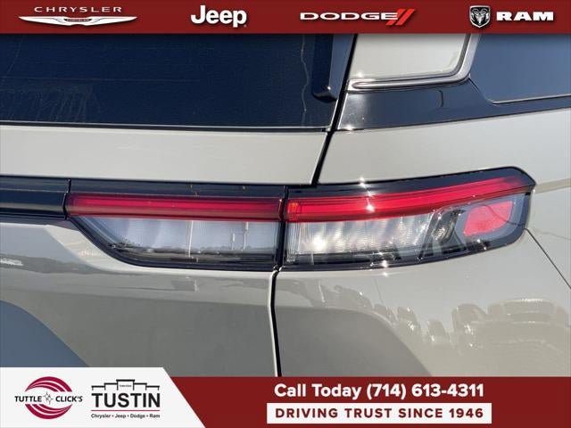 New 2027 Jeep Grand Cherokee Limited w/ Limited Altitude Package AWD/4WD image 49