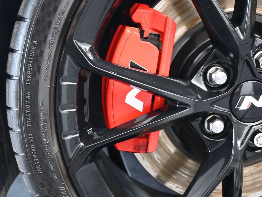 Used 2025 Hyundai Elantra N image 34
