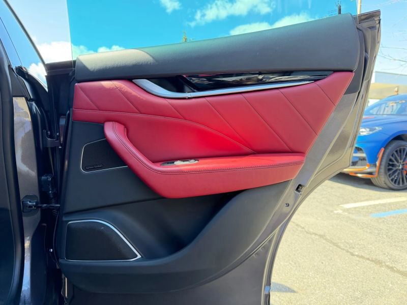 Used 2020 Maserati Levante GranSport image 21