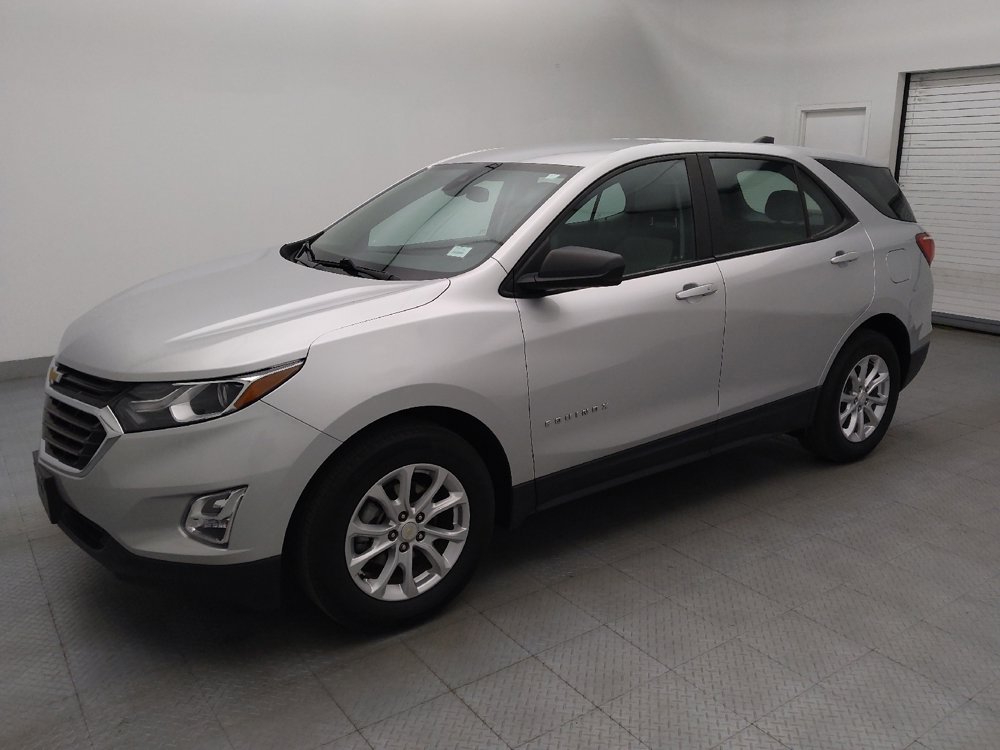 Used 2021 Chevrolet Equinox LS FWD image 2