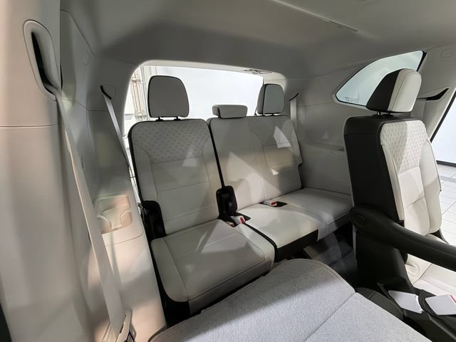 Used 2024 GMC Acadia Denali w/ Super Cruise Package FWD image 15