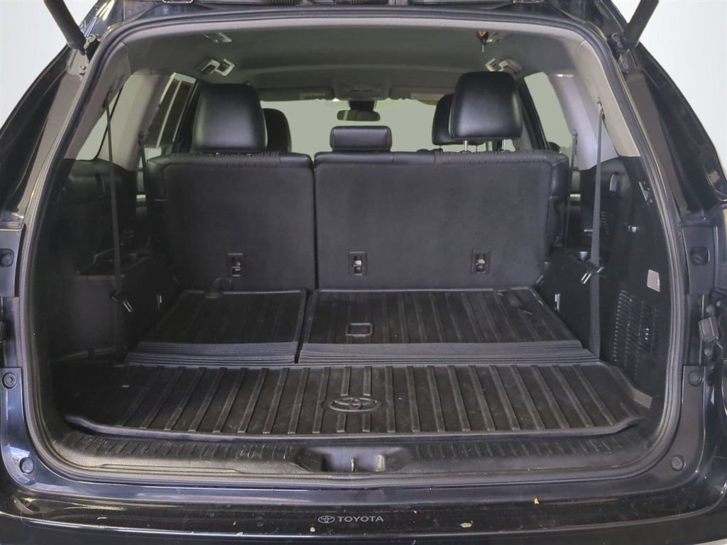 Used 2018 Toyota Highlander Plus image 14