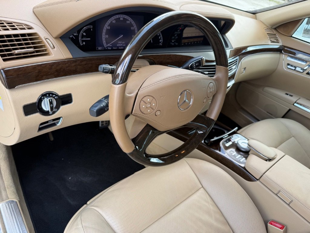 Used 2011 Mercedes-Benz S 400 w/ Sport Pkg image 28