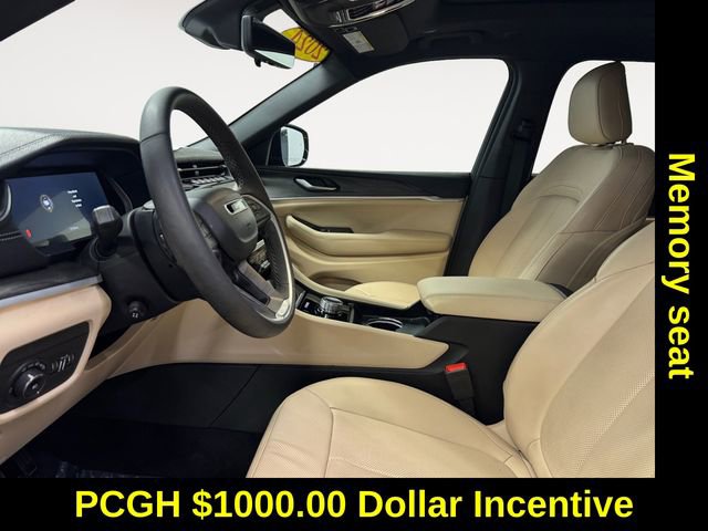 Used 2024 Jeep Grand Cherokee L Limited w/ Luxury Tech Group II image 7