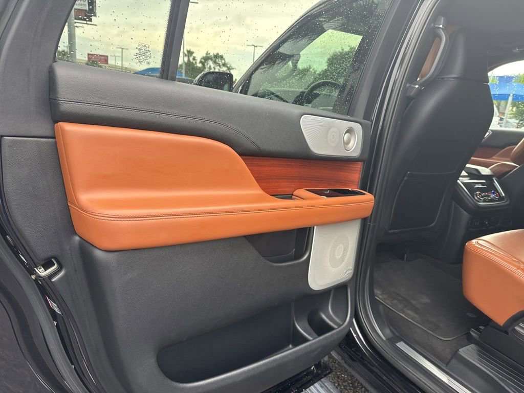 Used 2020 Lincoln Navigator L Reserve w/ Equipment Group 208A Reserve AWD/4WD image 22
