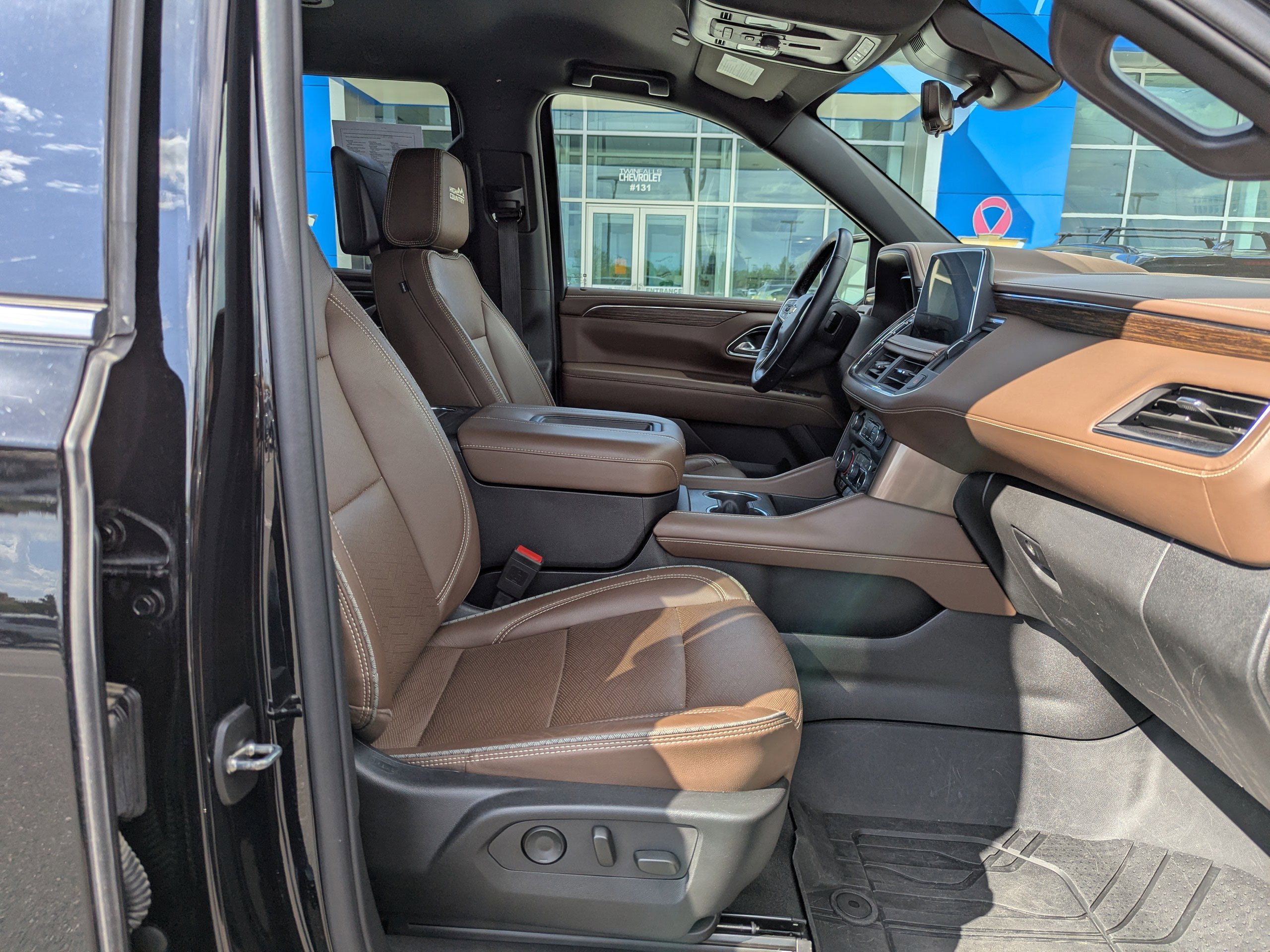 Certified 2024 Chevrolet Tahoe High Country AWD/4WD image 47
