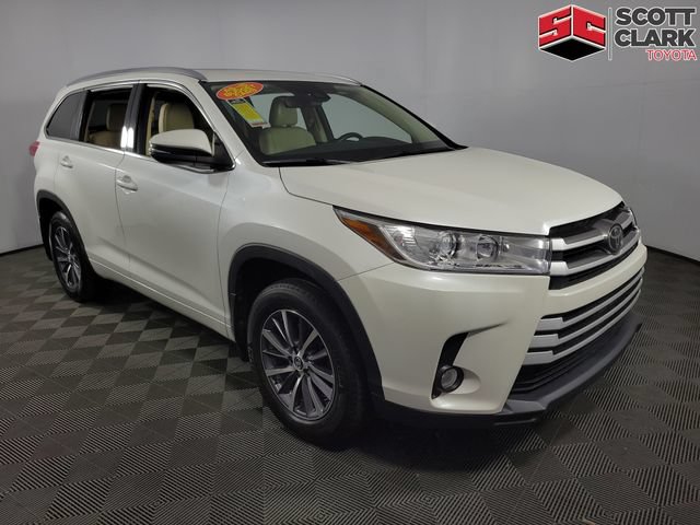 Used 2017 Toyota Highlander XLE AWD/4WD image 1