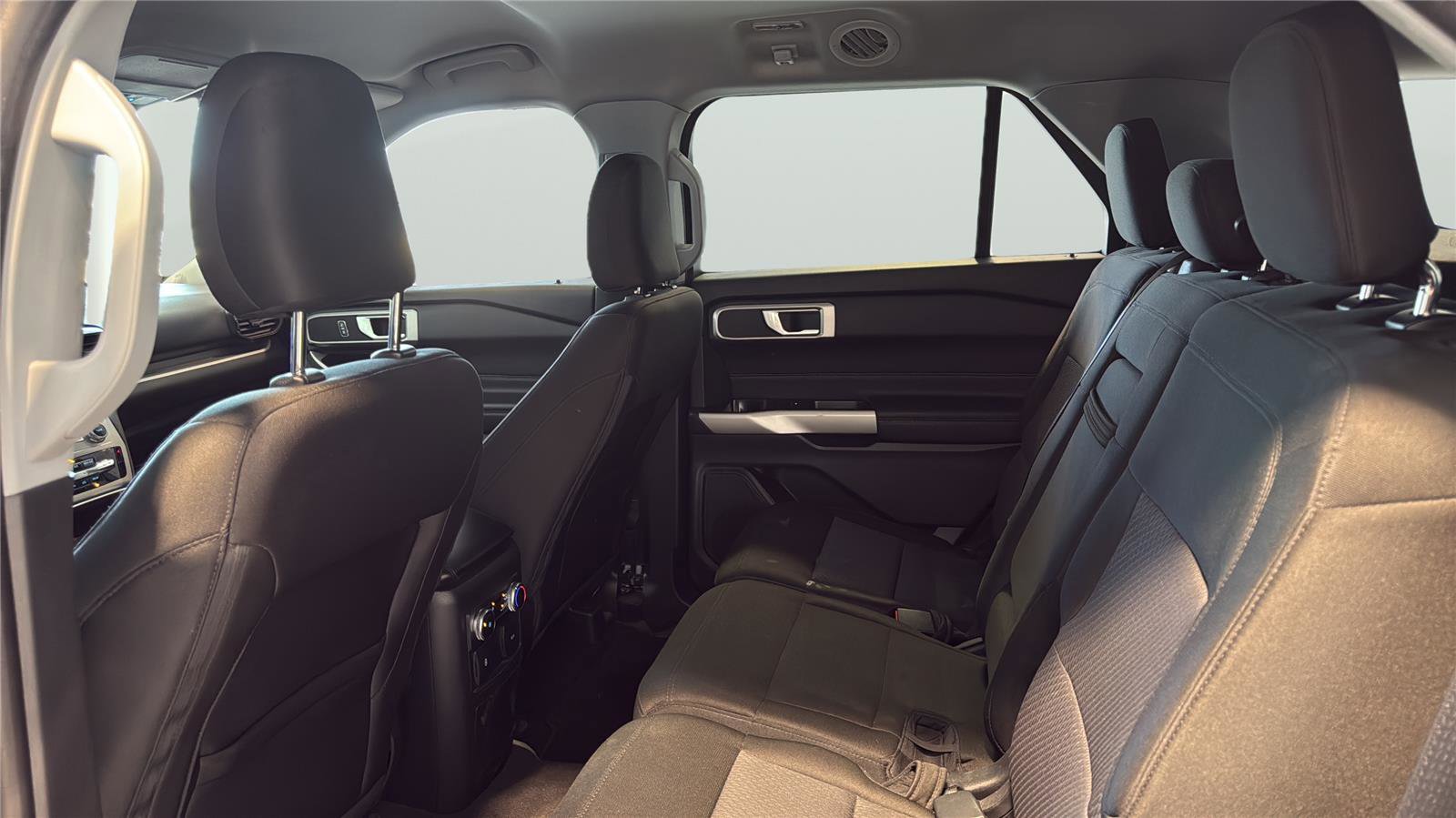 Used 2023 Ford Explorer XLT image 17