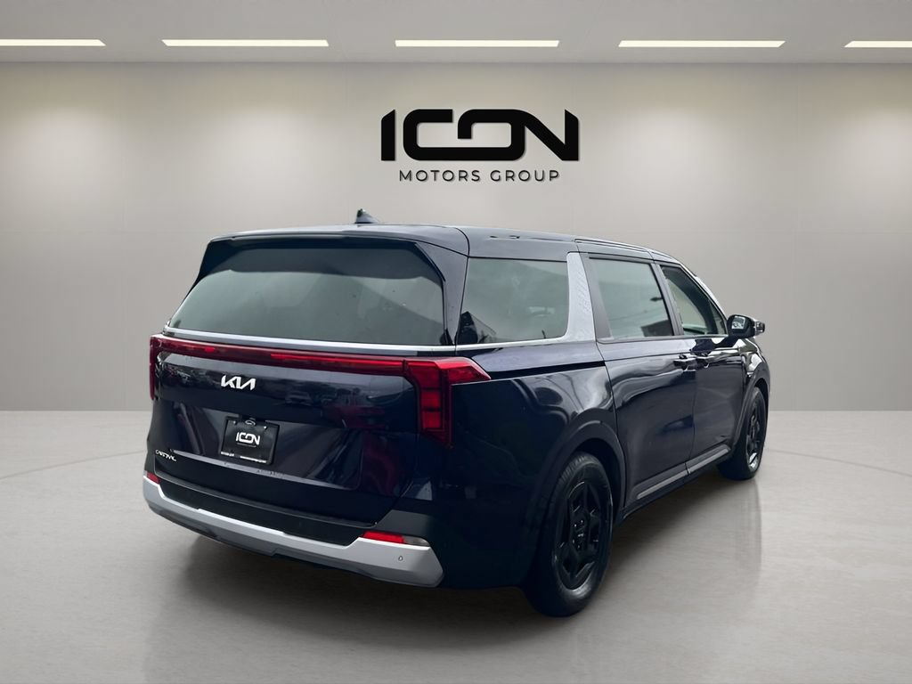 Used 2025 Kia Carnival FWD image 5