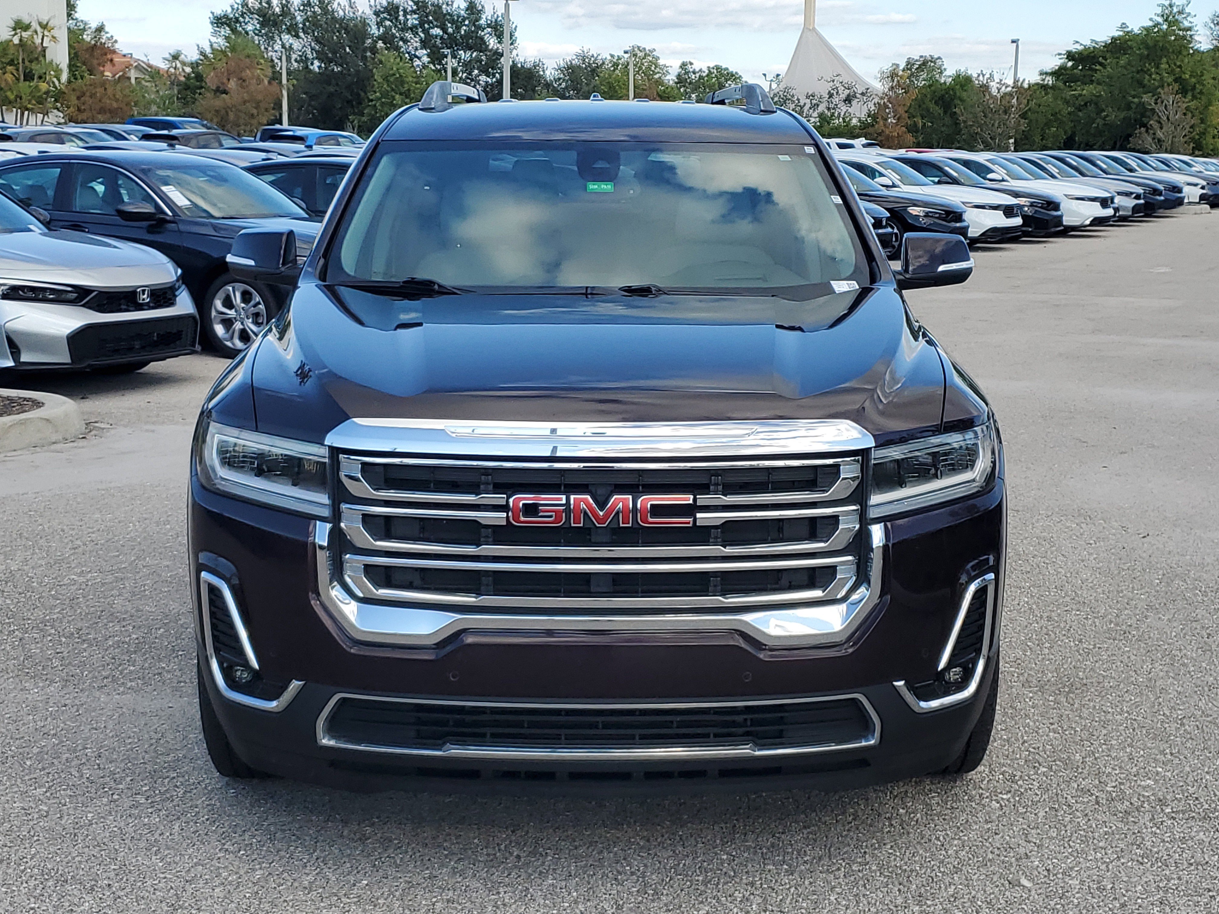 Used 2020 GMC Acadia SLT w/ Driver Alert Package II image 3
