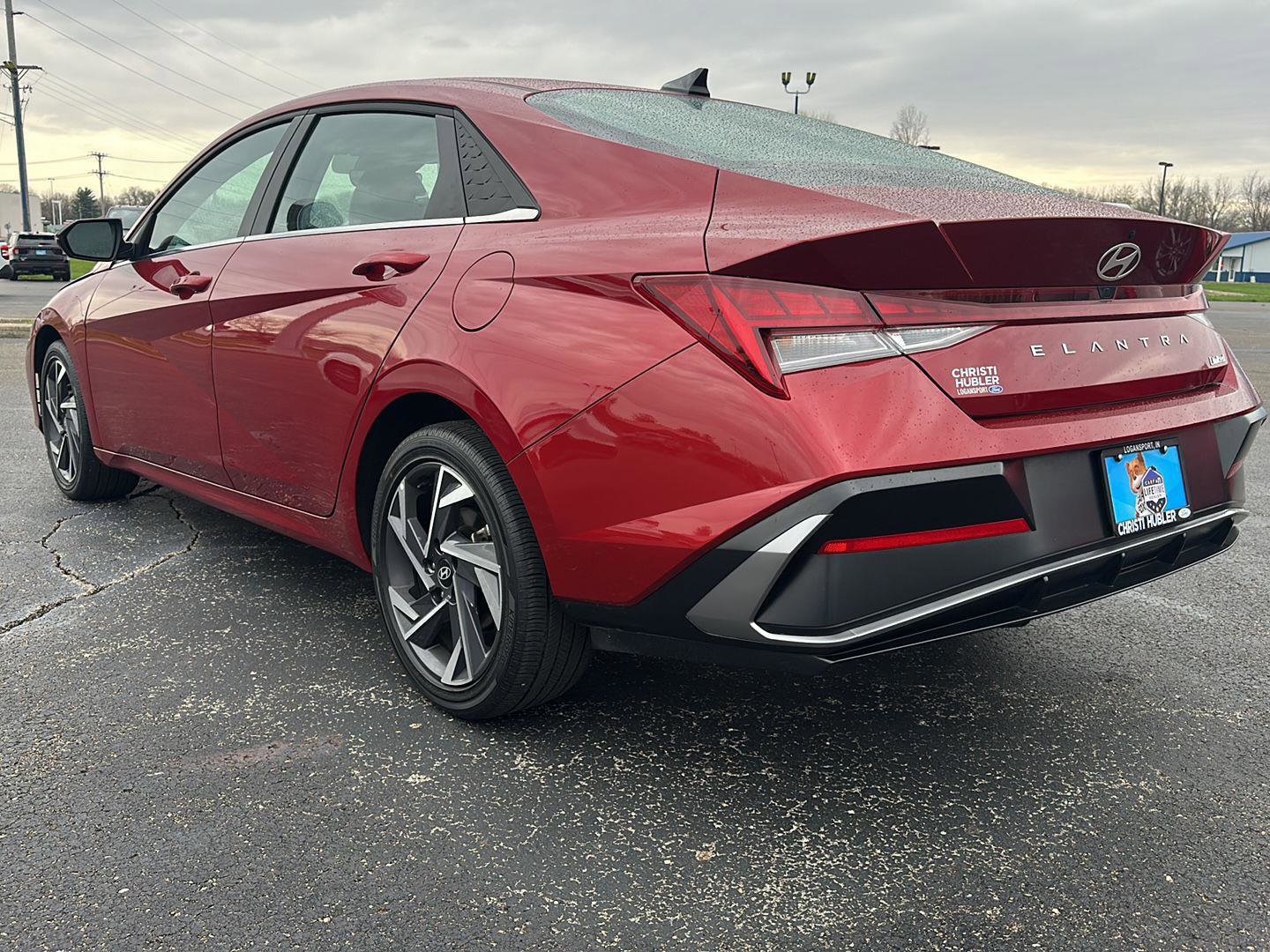 Used 2025 Hyundai Elantra Limited image 7