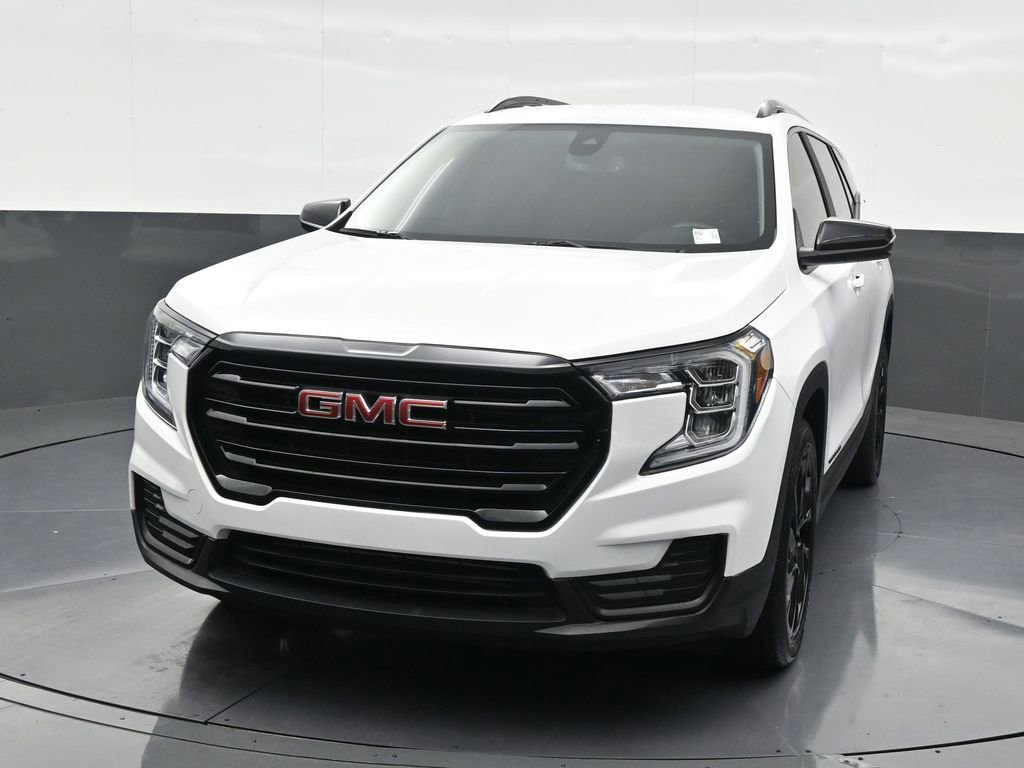 Used 2024 GMC Terrain SLE w/ Driver Convenience Package image 9