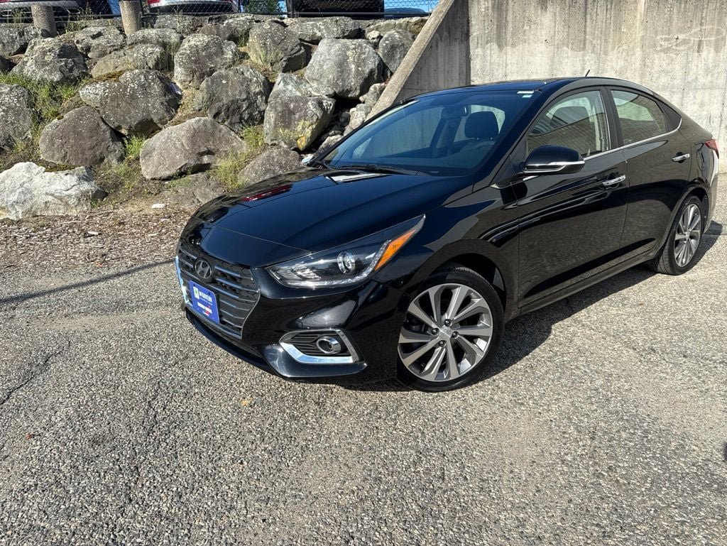 Used 2021 Hyundai Accent Limited FWD image 1